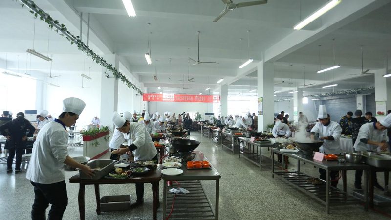 餐饮供应链系统的隐秘分化：谁在定义后厨的数字化边界